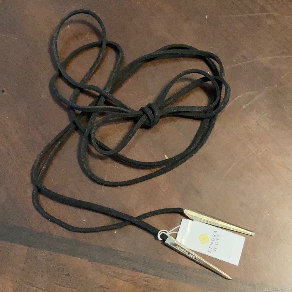 Kendra Scott suade necklace